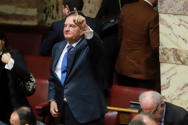 Ηχηρή παρέμβαση Καραμανλή: Αδικαιολόγητη βιασύνη, άλλοι επείγονται όχι η Ελλάδα! Σεβαστείτε τους πολίτες
