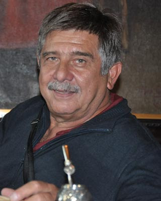Carlos Slepoy, durante la entrevista, en el Centro Gallego de Buenos Aires.