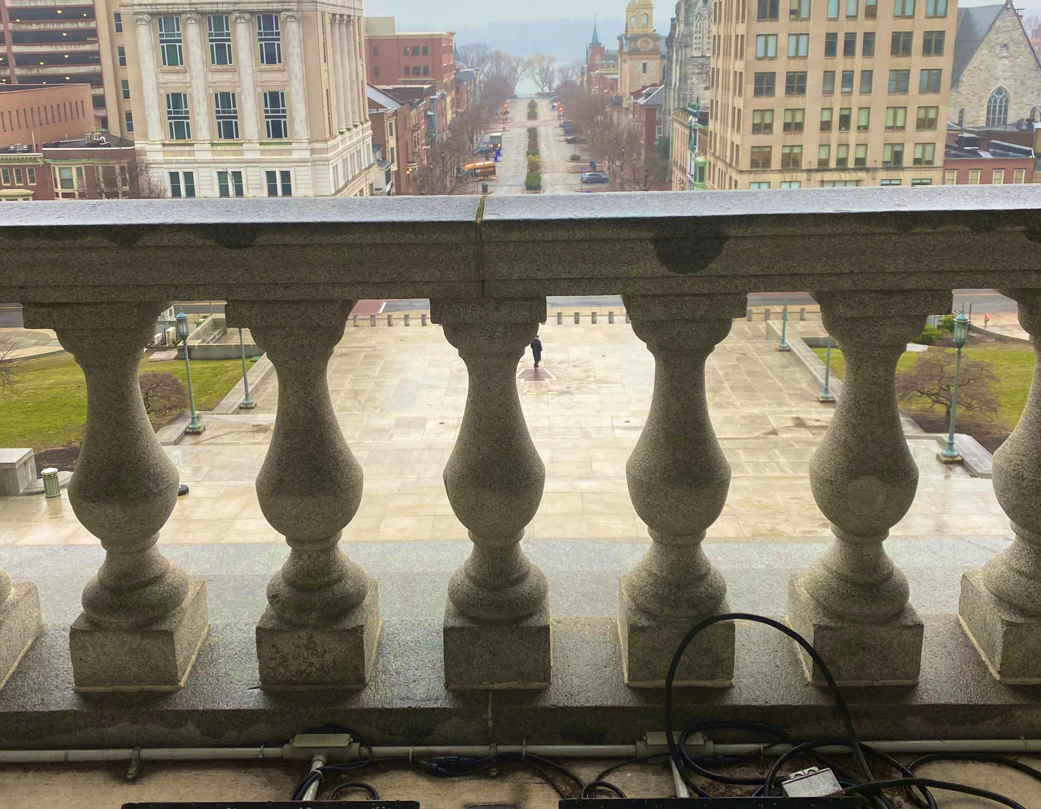 Balcony of PA state capitol with no flags.