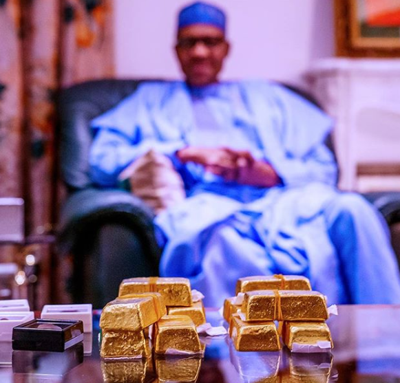 President Buhari receives gold bars and precious stones mined in Zamfara from Governor Matawalle (photos)