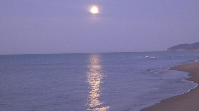 Súper Luna vista desde Gavà.