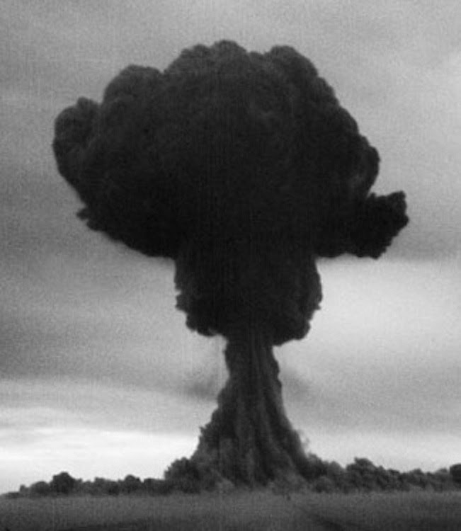 Đám mây hình nấm trong vụ thử bom hạt nhân đầu tiên của Liên Xô năm 1949. Ảnh: Rosatom.