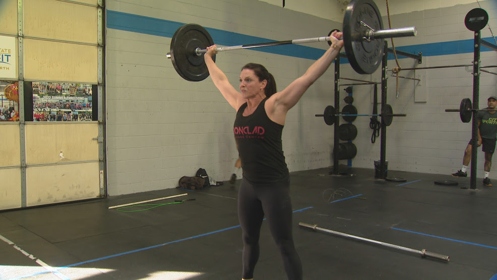  Rhode Island woman sets three weightlifting world records