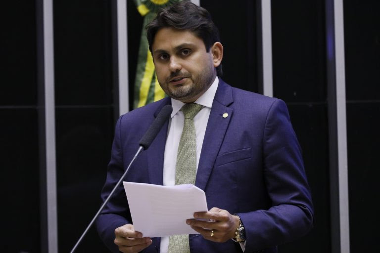 Deputado Juscelino Filho discursa no Plenário da Câmara