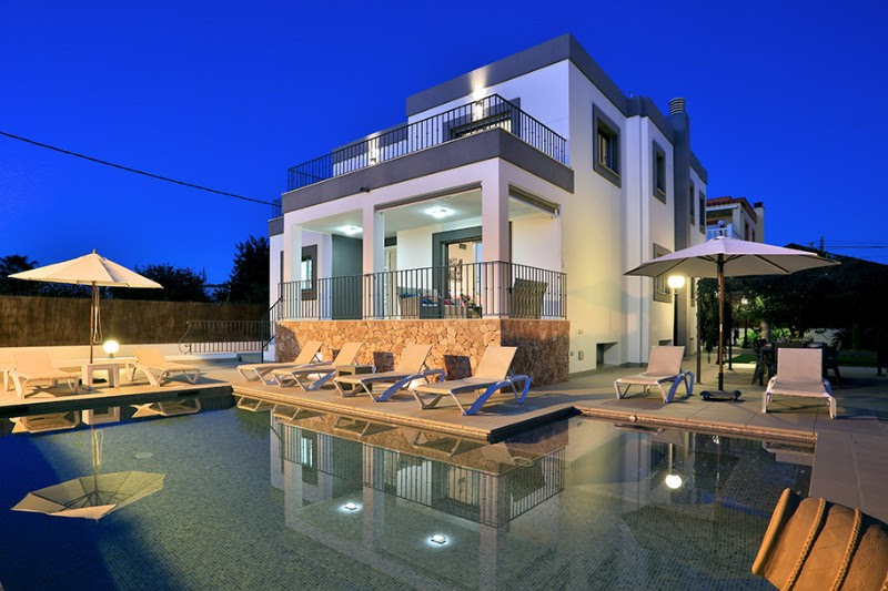 HIGH END LUXURY VILLAS