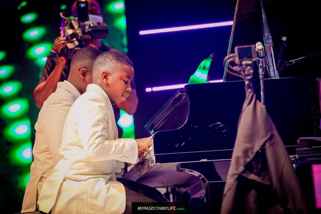 Photos of NFF President, Amaju Pinnick and his family at his 50th birthday bash
