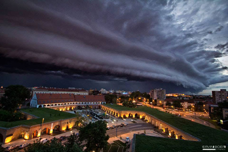 shelf-cloud-over-timisoara-romania-ervin-boer