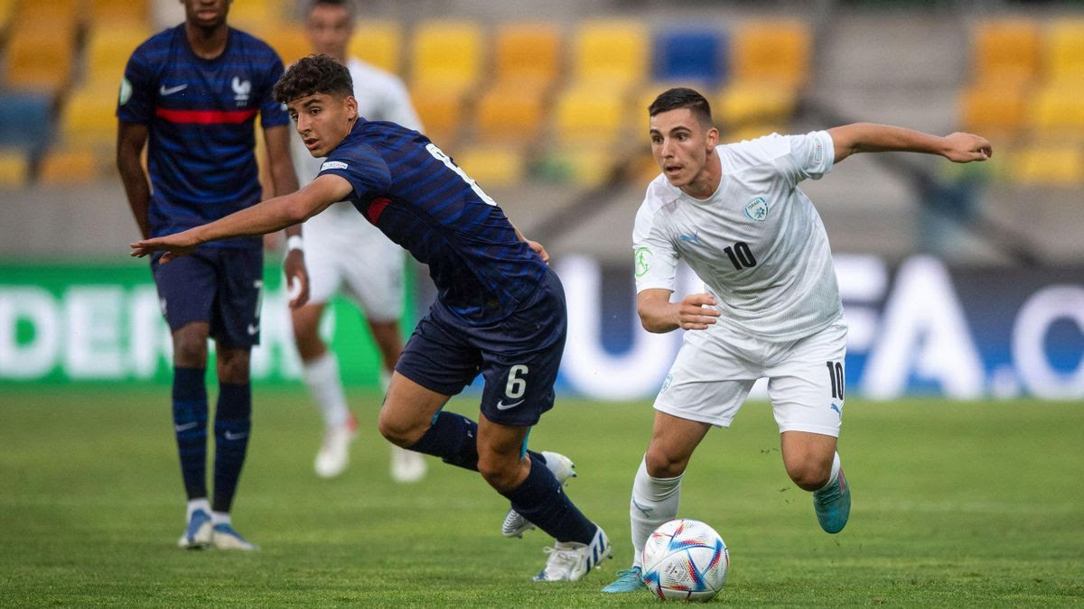 Martin Adeline lors du match France - Israël en demi-finale de l'Euro U19