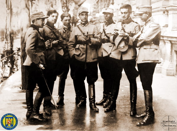 7 Ofiterii Div 1-8 Obuziere - Armata Romana la Budapesta 1919 - Foto Roncea Ro - Ziaristi Online - Arhivele Nationale