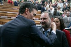 Sánchez y los 11 ministros que son diputados del PSOE mantendrán "de momento" el acta