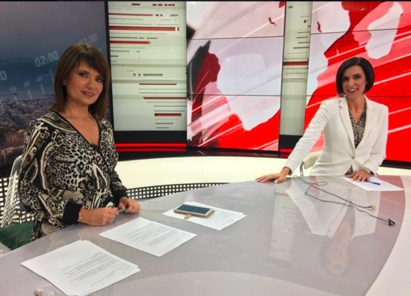Οι... ταιριαστές Νίνα Κασιμάτη και Αμαλία Κεχαγιόγλου, στο δελτίο ειδήσεων της ΕΡΤ