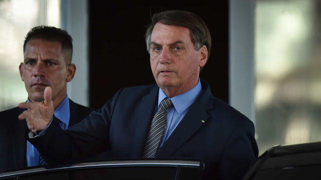 Veto de Bolsonaro que desobrigava uso de máscara é derrubado