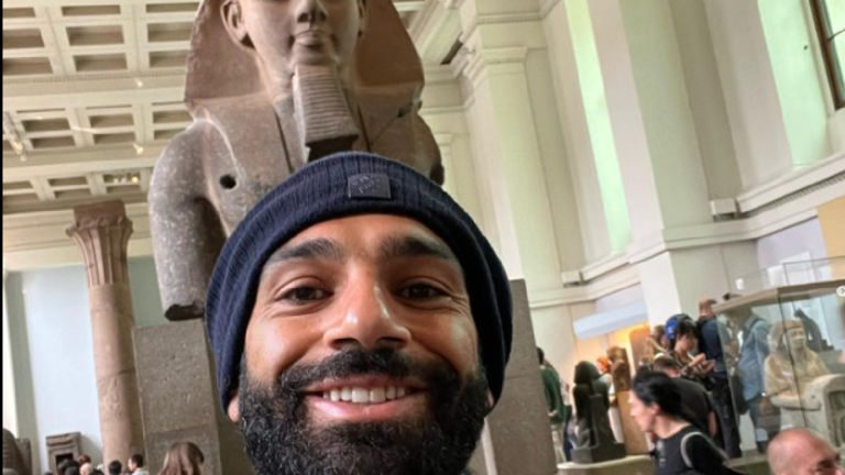 مفاجأة: باحث في مجال الآثار يكشف عن تمثال مصري مسروق في متحف بريطانيا