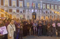 Colectivos feministas se concentran en Madrid para condenar tres asesinatos machistas en poco más de un día
