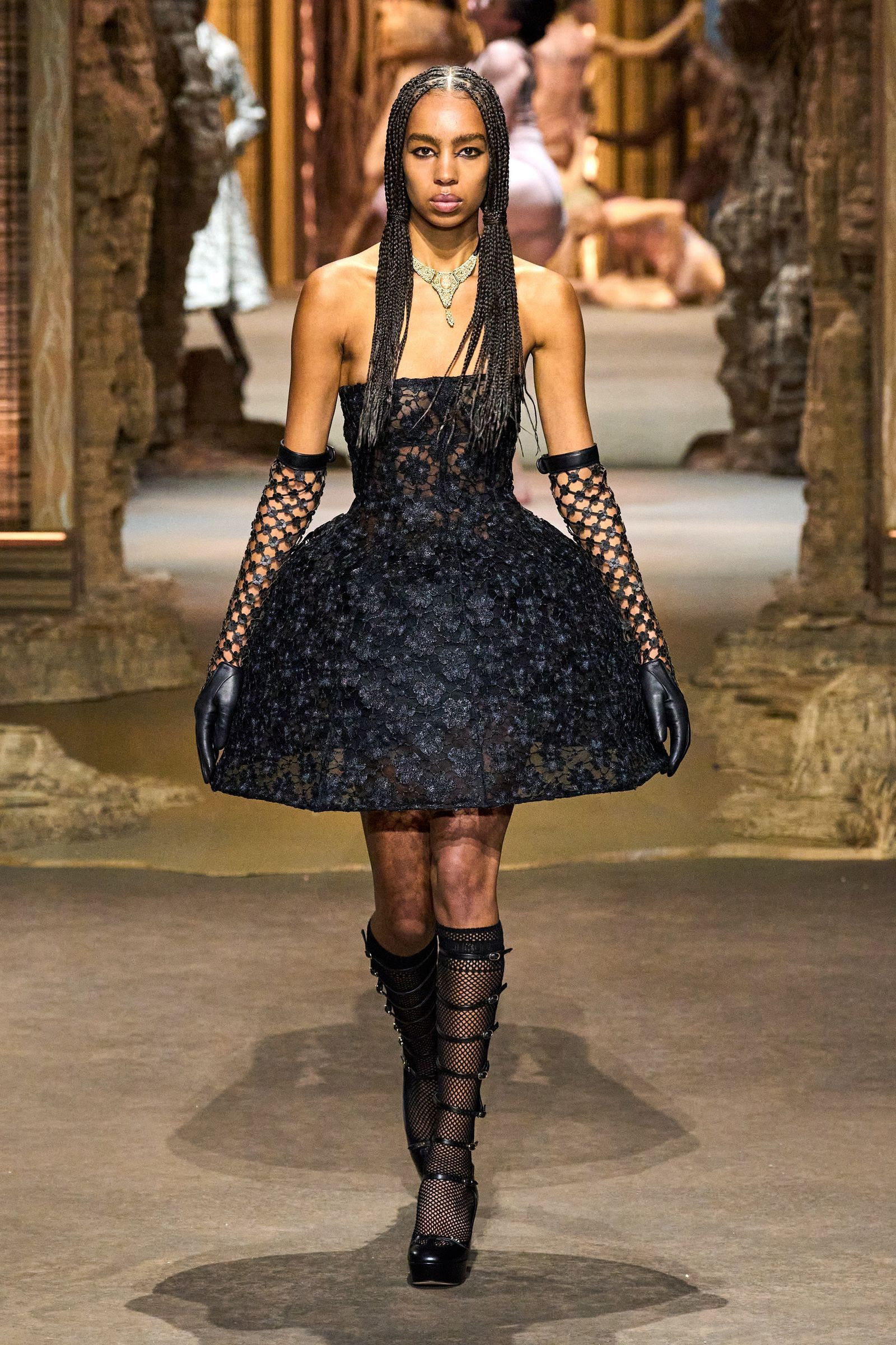 emocore desfile dior