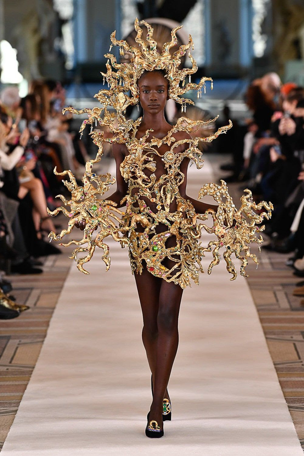 Desfile de la colección de Alta Costura de Schiaparelli