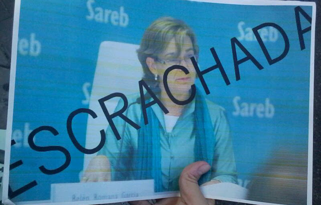 Pasquín con la imagen de la presidenta de la Sareb, Belén Romana, repartido por los activistas de la PAH.