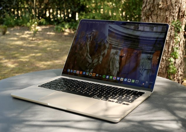 Apple MacBook Air M2 (2022)