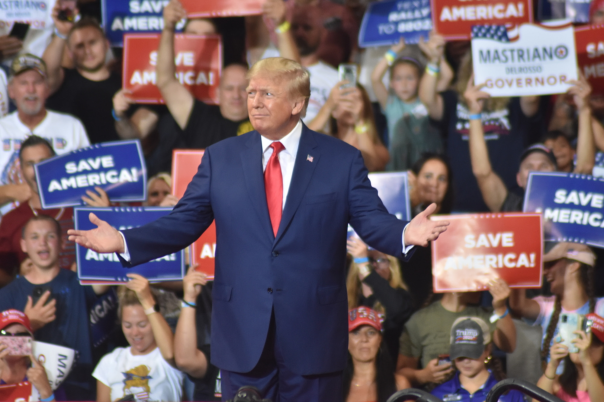 Cựu tổng thống Mỹ Donald Trump phát biểu tại cuộc mít tinh ở Wilkes-Barre, bang Pennsylvania, ngày 3/9. Ảnh: AFP.