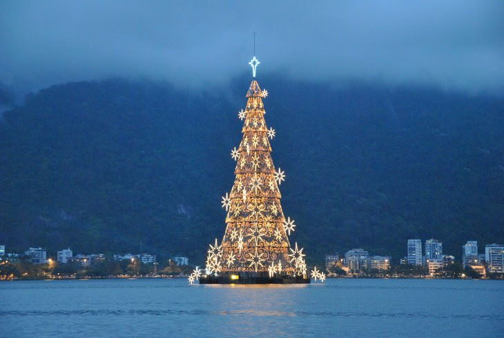 עצי חג מולד מיוחדים מסביב לעולם: