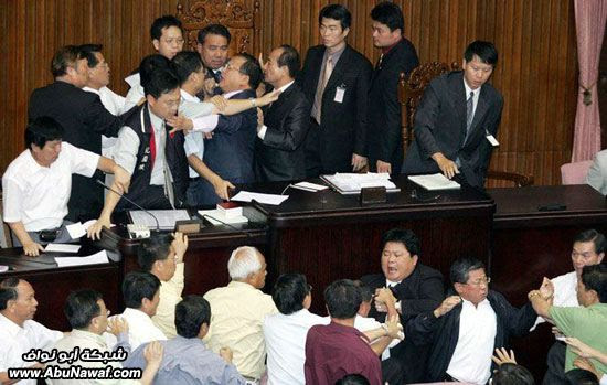 صور مضاربات البرلمانات بالعالم مع صور طريفه Image011
