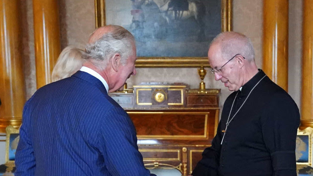 Rei Charles 3º se encontra com arcebispo de Canterbury