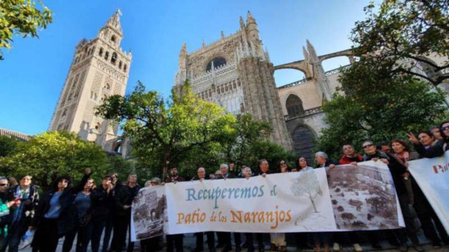 La doble privatización del Patio de los Naranjos de Sevilla