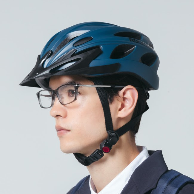 ヘルメットアジャスターとの干渉も防ぐ