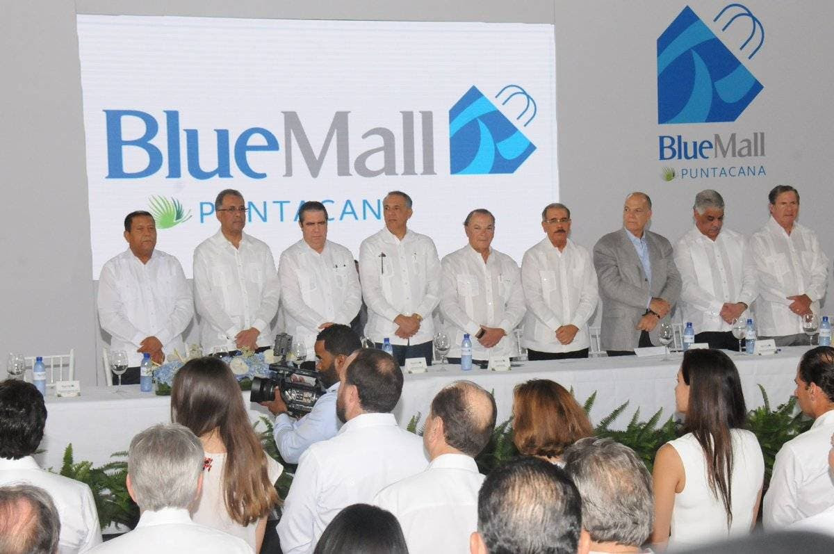 Danilo Medina asiste a inauguración del centro comercial Blue Mall en Punta Cana