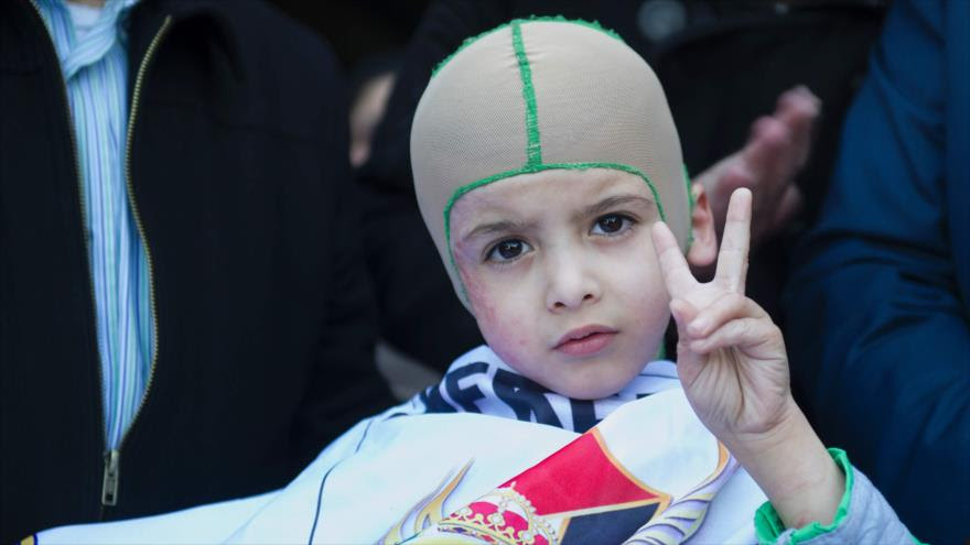 Resultado de imagen para fotos cristiano ronaldo con el pueblo palestino