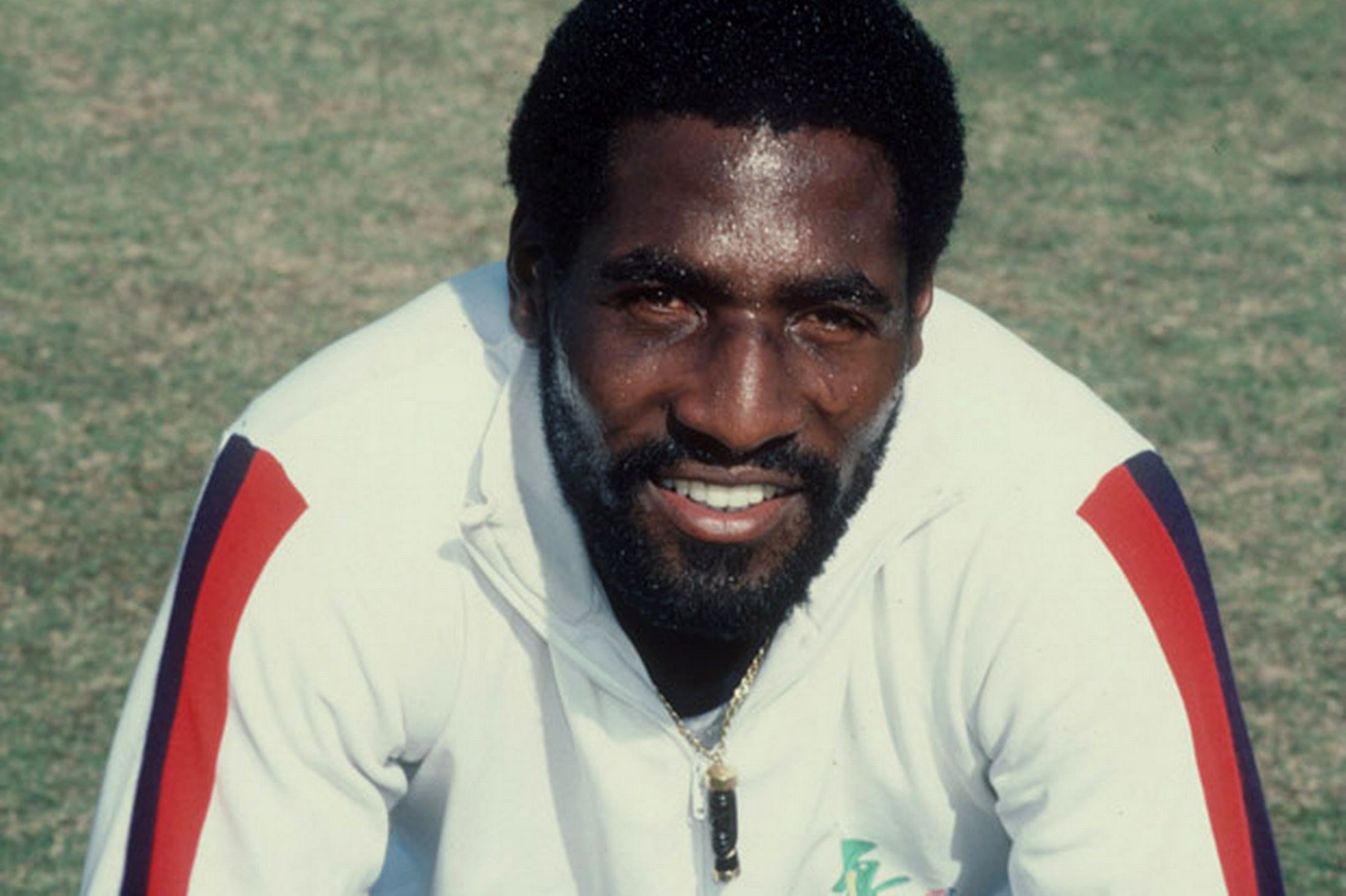 Vivian Richards entered into the footballing career in the year 1974