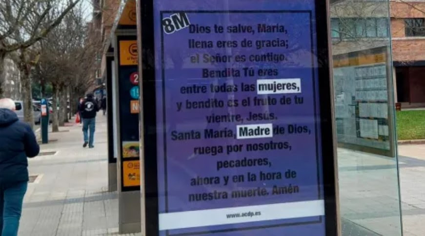 Colocan carteles con el Ave María en 30 ciudades de España (con motivo del 8M)