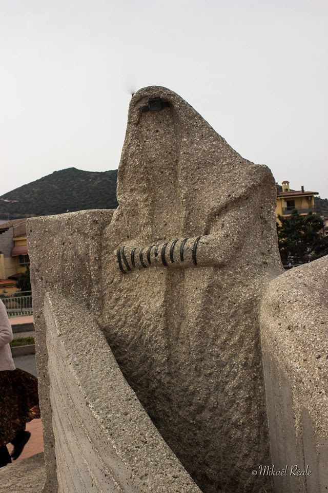 Sardinia tefillin sculpture