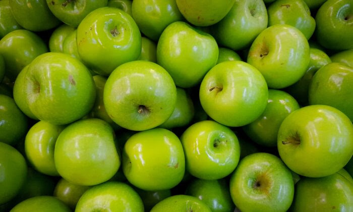 Granny Smith Apples Improve Gut Bacteria and Reduce Inflammation
