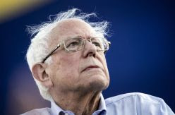 ANÁLISIS | Le daban por amortizado, pero Bernie Sanders llega a tiempo para dar la batalla