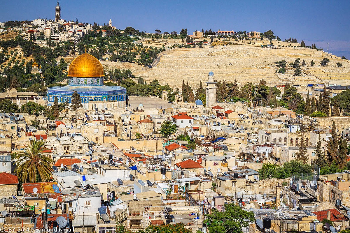  Temple Mount and Dome of the Rock alongside the Jewish Quarter in Jerusalem. (Edmund Gall, Creative Commons)