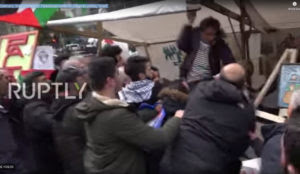 Israeli beaten by Arabs at BDS event – Berlin