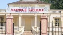 Siège de l'Assemblée nationale à Cotonou, au Bénin, le 18 octobre 2018. (VOA/Ginette Fleure Adandé)
