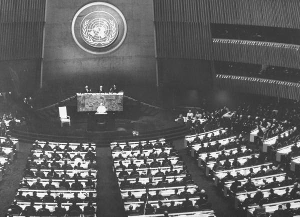 Pope Paul VI in the United Nations  Iconic Photos
