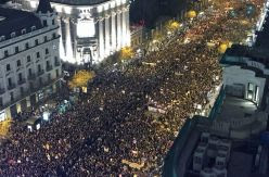 La diferencia es que Dios no existe y las feministas sí