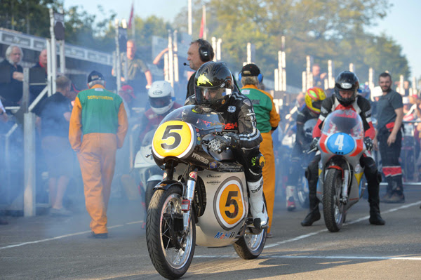 Bruce Anstey leaves the pits on the immaculately presented McIntosh Norton - prepared by fellow Kiwi Ken McIntosh