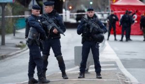 Still more jihad in France: Knife-wielding Muslim screaming “Allahu akbar” charges policemen, is on watch list