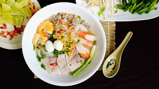 Hủ tiếu Việt Nam lên cả sóng truyền hình Mỹ và được đầu bếp lừng danh Gordon Ramsay khen ngon hết lời - Ảnh 12.