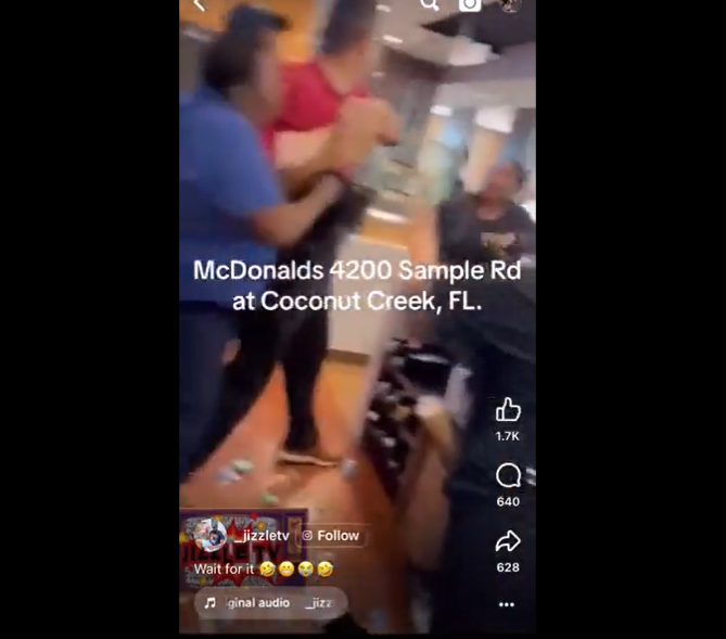 فيديو يوثق حادثة إلقاء امرأة إبريق شاي ساخن على موظفة مطعم ماكدونالدز تثير غضبًا وتفاعلًا على وسائل التواصل الاجتماعي