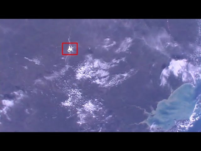 Weird light reflextions International Space Station ISS live video  Sddefault