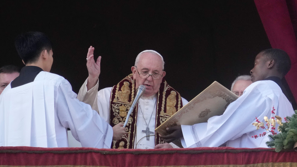  Pope Francis laments 'icy winds of war,' invasion of Ukraine in Christmas blessing