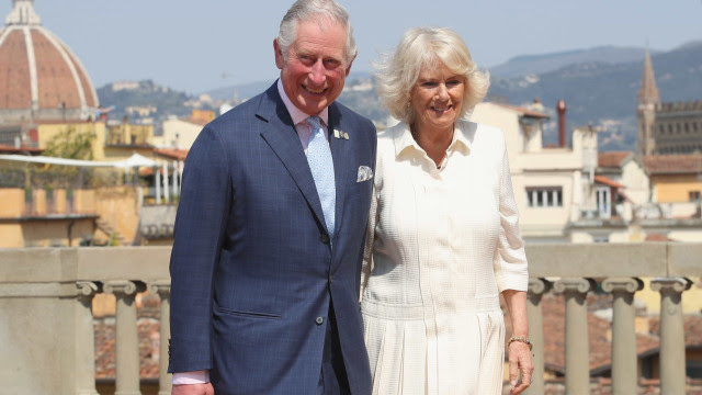Príncipe Charles e Camilla desativam respostas no Twitter após reações a 'The Crown'