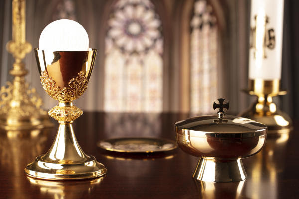 *Un Miracle Eucharistique* : Un ciboire s’échappe d’un tabernacle fermé à La Vilueña (Espagne) UMJ_S30_2022_07_24_