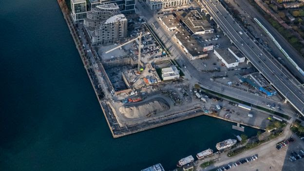 Derechos de autor de la imagen TORONTO WATERFRONT / Image caption / En el terreno de 48.500 metros cuadrados en Quayside se está construyendo actualmente.