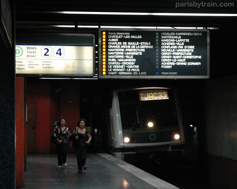 RER, xe
                  điện ngầm ở Paris. parisbytrain.com